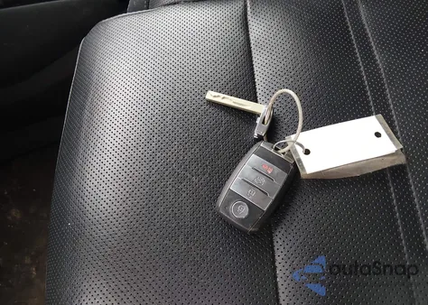 2019 Kia Sorento 3.3L Sx z USA, uszkodzony, nr VIN 5XYPKDA51KG535510